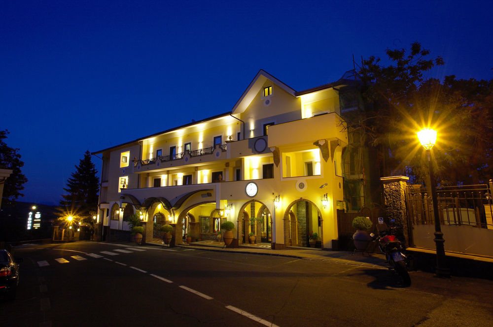 Airone Wellness Hotel Zafferana Etnea Exterior photo